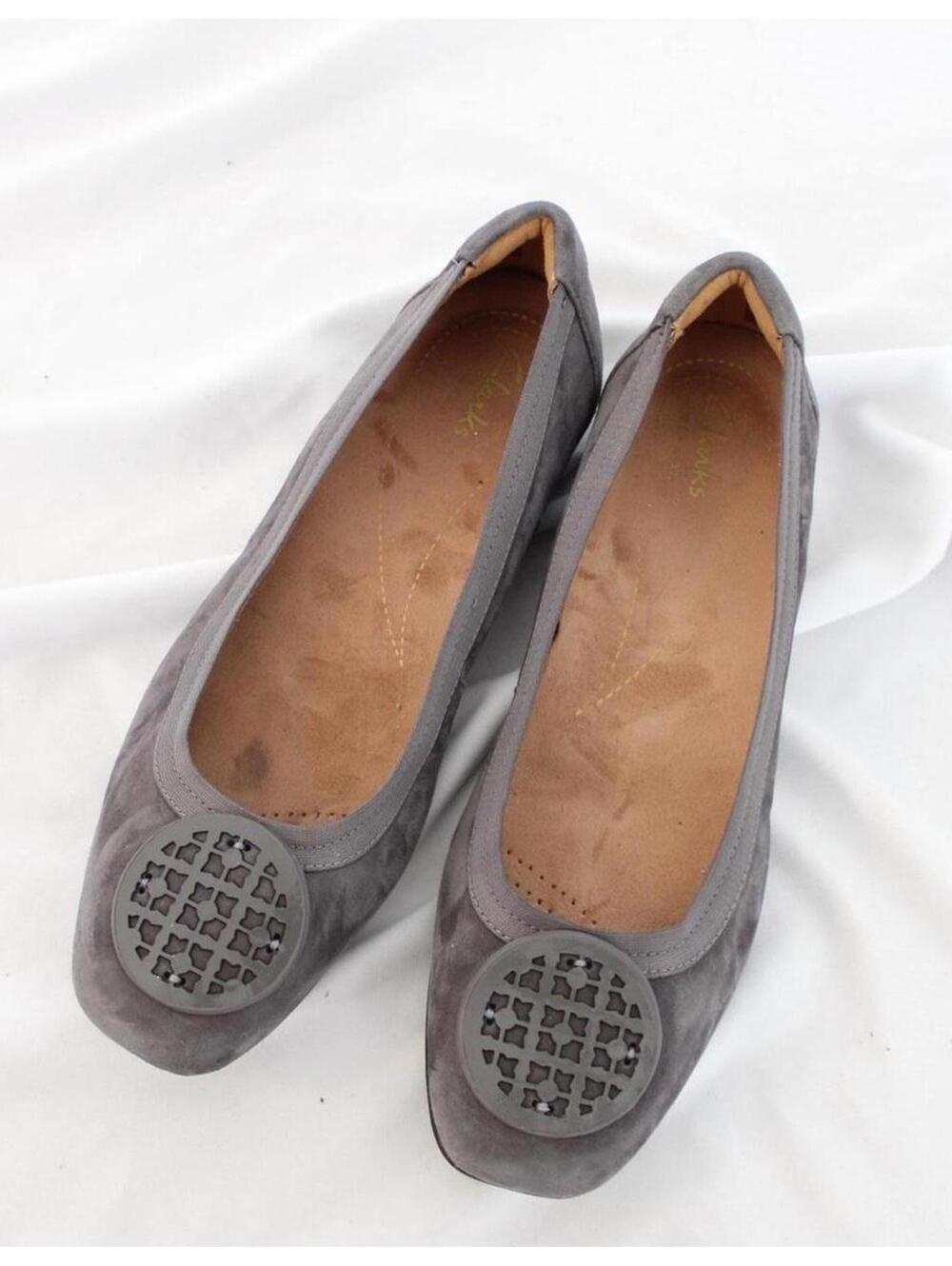 Clark’s Candra Blush Grey Suede ballet flats. Size 7